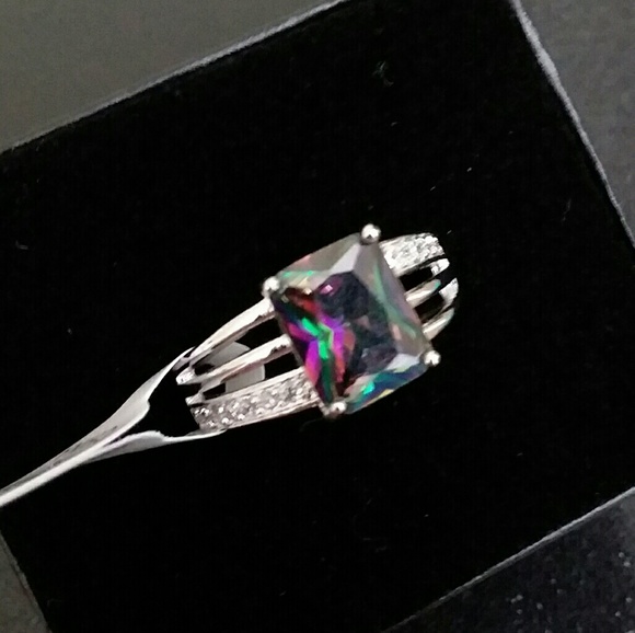 Jewelry - Sterling silver Mystic Topaz Ring